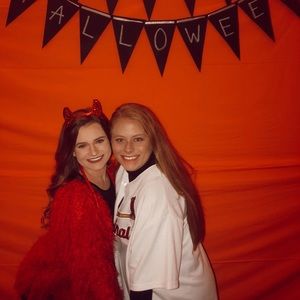 Meet your Posher, Laney